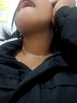 lia mariana online show from 04/15/26, 05:25