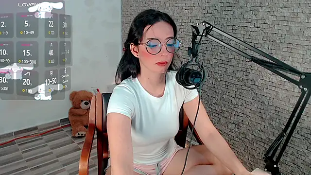 Snapshot of emma_unu chatting on 07/24/26, 02:53 emma unu online show from 07/24/26, 02:53