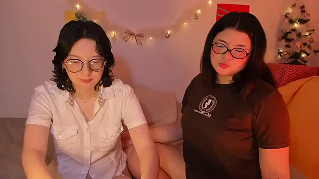 Snapshot of Gaby_Danna chatting on 12/21/25, 06:31 Gaby Danna online show from 12/21/25, 06:31