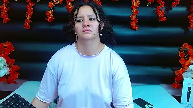 Snapshot of AlaSmith chatting on 02/04/25, 08:02 AlaSmith online show from 02/04/25, 08:02