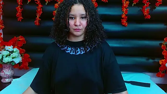 Snapshot of AlaSmith chatting on 02/05/25, 08:21 AlaSmith online show from 02/05/25, 08:21