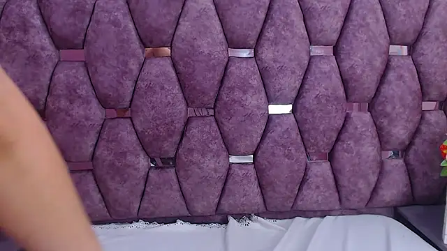 Snapshot of AlaSmith chatting on 03/01/25, 02:15 AlaSmith online show from 03/01/25, 02:15