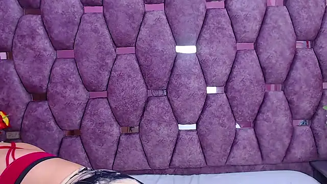 Snapshot of AlaSmith chatting on 03/04/25, 02:17 AlaSmith online show from 03/04/25, 02:17