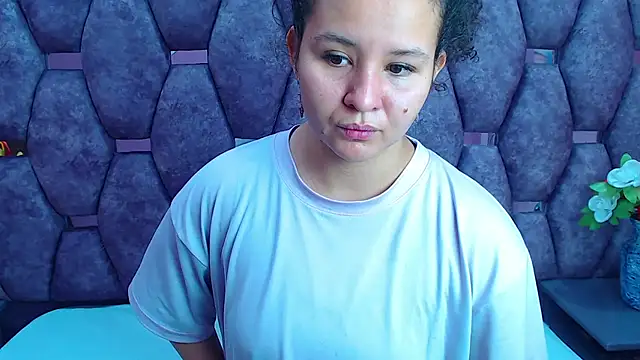 Snapshot of AlaSmith chatting on 03/07/25, 02:15 AlaSmith online show from 03/07/25, 02:15