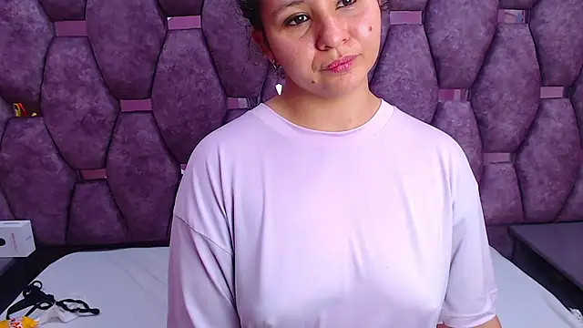 Snapshot of AlaSmith chatting on 03/07/25, 08:56 AlaSmith online show from 03/07/25, 08:56