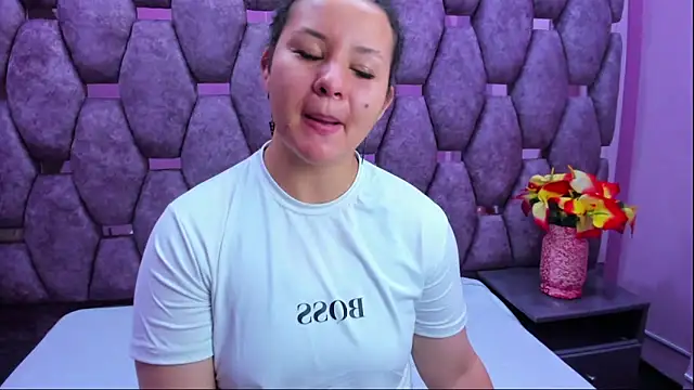 Snapshot of AlaSmith chatting on 09/20/25, 02:34 AlaSmith online show from 09/20/25, 02:34