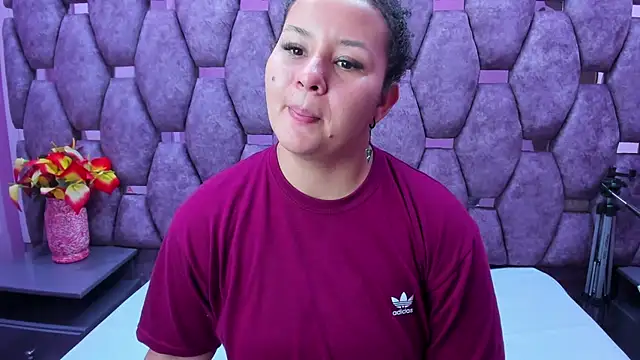 Snapshot of AlaSmith chatting on 09/26/25, 02:26 AlaSmith online show from 09/26/25, 02:26