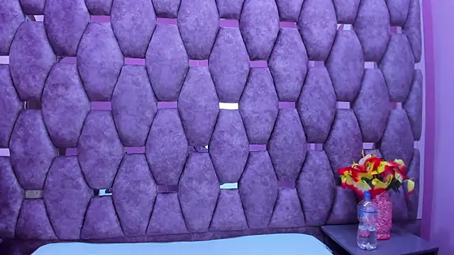 Snapshot of AlaSmith chatting on 10/04/25, 02:09 AlaSmith online show from 10/04/25, 02:09