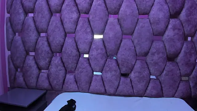 Snapshot of AlaSmith chatting on 10/12/25, 02:32 AlaSmith online show from 10/12/25, 02:32