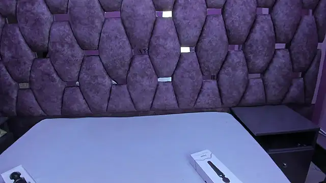 Snapshot of AlaSmith chatting on 10/30/25, 01:51 AlaSmith online show from 10/30/25, 01:51