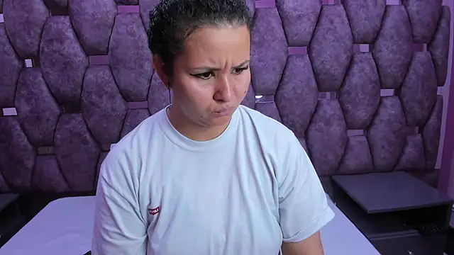 Snapshot of AlaSmith chatting on 10/31/25, 01:28 AlaSmith online show from 10/31/25, 01:28