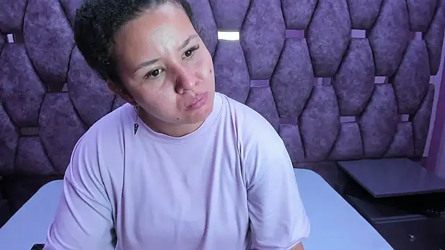 Snapshot of AlaSmith chatting on 11/04/25, 02:54 AlaSmith online show from 11/04/25, 02:54