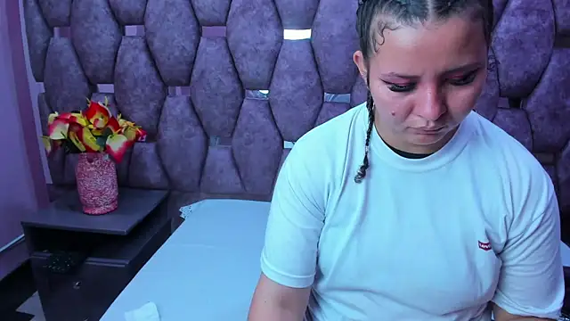 Snapshot of AlaSmith chatting on 11/10/25, 02:21 AlaSmith online show from 11/10/25, 02:21