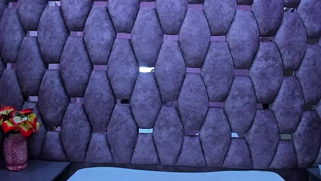 Snapshot of AlaSmith chatting on 11/19/25, 02:22 AlaSmith online show from 11/19/25, 02:22