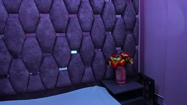 Snapshot of AlaSmith chatting on 11/20/25, 01:28 AlaSmith online show from 11/20/25, 01:28