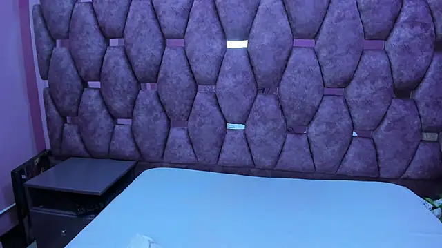 Snapshot of AlaSmith chatting on 11/28/25, 02:03 AlaSmith online show from 11/28/25, 02:03