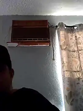 Snapshot of Miguel16i chatting on 01/12/25, 12:18 Miguel16i online show from 01/12/25, 12:18