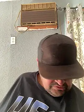 Snapshot of Miguel16i chatting on 02/04/25, 09:52 Miguel16i online show from 02/04/25, 09:52