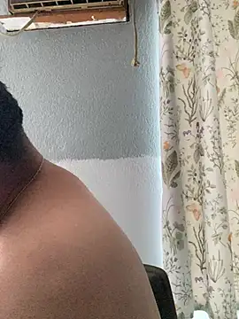 Snapshot of Miguel16i chatting on 02/05/25, 06:37 Miguel16i online show from 02/05/25, 06:37