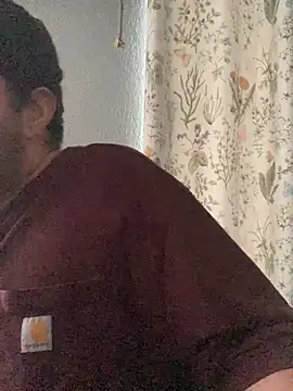 Snapshot of Miguel16i chatting on 03/01/25, 05:16 Miguel16i online show from 03/01/25, 05:16