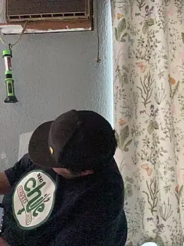 Snapshot of Miguel16i chatting on 03/05/25, 09:59 Miguel16i online show from 03/05/25, 09:59