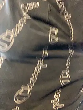 Snapshot of Miguel16i chatting on 03/17/25, 04:33 Miguel16i online show from 03/17/25, 04:33