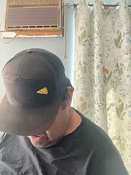 Snapshot of Miguel16i chatting on 03/17/25, 07:48 Miguel16i online show from 03/17/25, 07:48