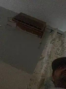 Snapshot of Miguel16i chatting on 03/22/25, 02:05 Miguel16i online show from 03/22/25, 02:05