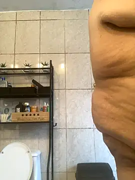 Snapshot of Miguel16i chatting on 09/19/25, 05:02 Miguel16i online show from 09/19/25, 05:02