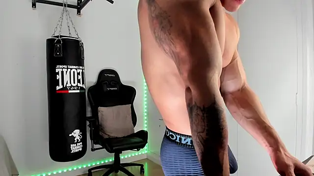 dan01  online show from 04/17/26, 07:17