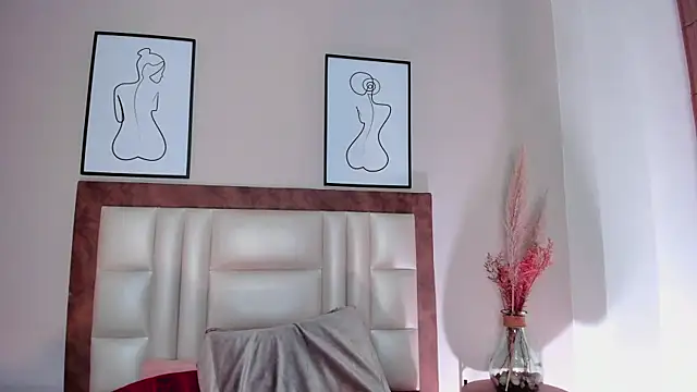 SiennaVidaal online show from 12/10/24, 12:06