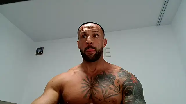 Magnificmuscles89 online show from 10/26/25, 10:47