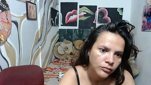 Snapshot of manzanahot9 chatting on 02/17/26, 08:33 manzanahot9 online show from 02/17/26, 08:33