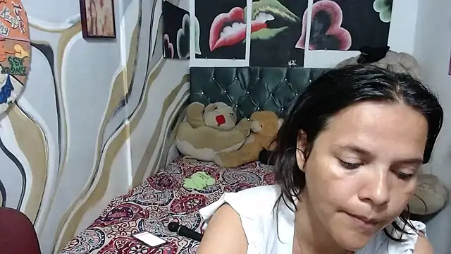 Snapshot of manzanahot9 chatting on 03/21/26, 06:11 manzanahot9 online show from 03/21/26, 06:11