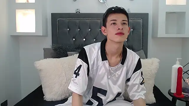 MaikCarver online show from 01/25/25, 04:02