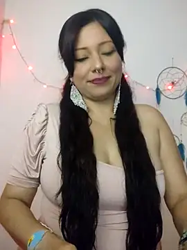 Snapshot of kristal_ktl chatting on 02/17/26, 01:35 kristal ktl online show from 02/17/26, 01:35