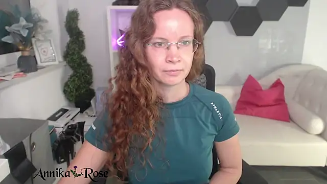 Snapshot of AnnikaRose chatting on 01/24/25, 08:43 AnnikaRose online show from 01/24/25, 08:43