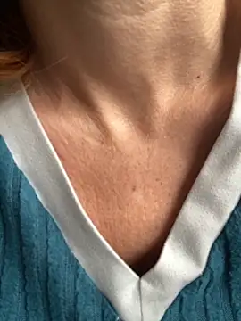 AnnikaRose online show from 10/23/25, 07:07