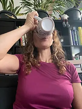 AnnikaRose online show from 11/07/25, 06:46