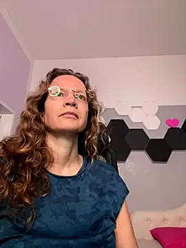 AnnikaRose online show from 12/23/25, 04:43