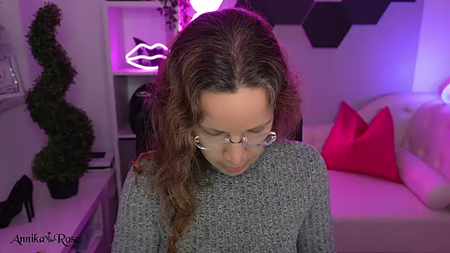 AnnikaRose online show from 02/05/26, 08:30