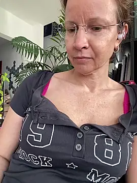 AnnikaRose online show from 03/12/26, 07:36