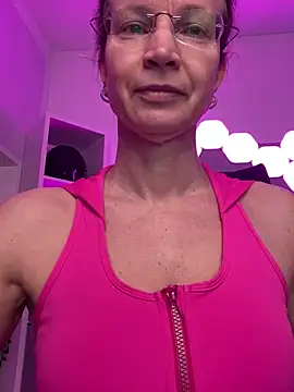 AnnikaRose online show from 04/06/26, 07:20