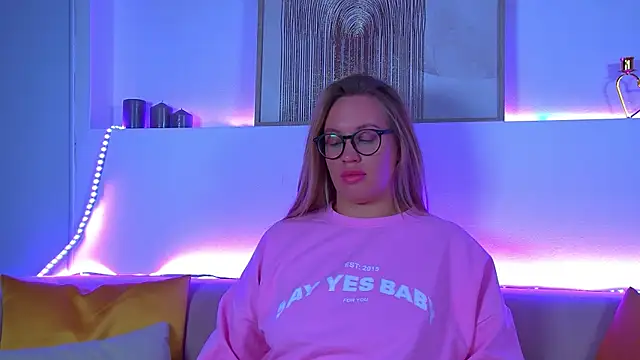 MariaNeumann online show from 02/09/25, 06:26