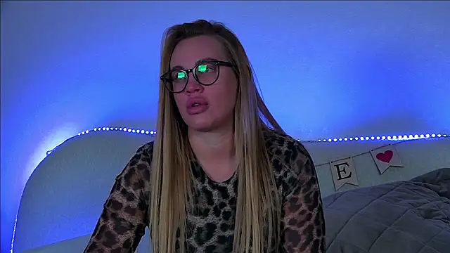 MariaNeumann online show from 02/11/25, 04:24