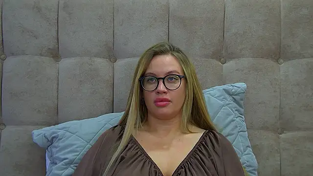 MariaNeumann online show from 02/18/25, 09:32