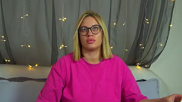 MariaNeumann online show from 11/23/25, 06:30