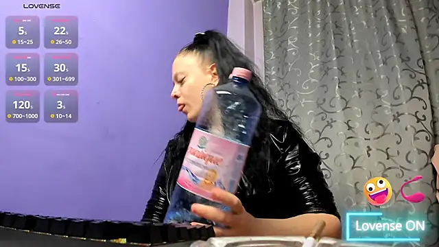 AdriannaLily online show from 03/19/26, 04:44