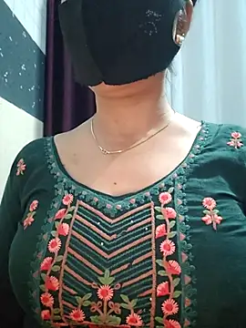 Aishwaryaa 69 online show from 02/26/25, 12:25