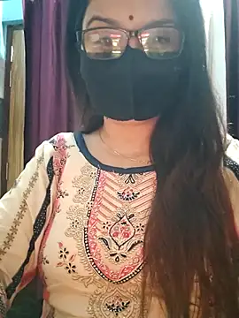 Aishwaryaa 69 online show from 10/23/25, 04:17